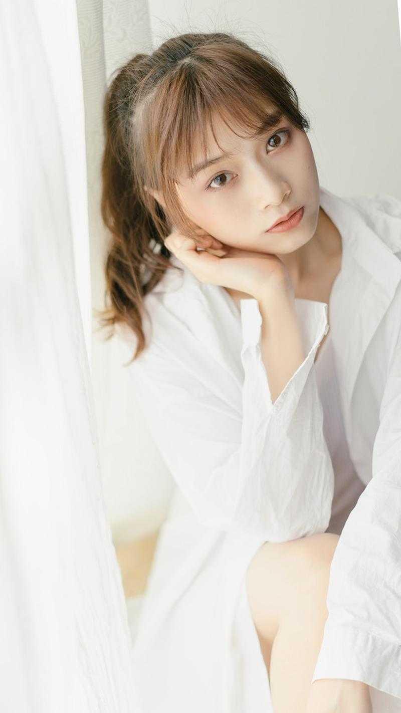 穿越后满城大佬跪求当面首