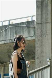 穿成炮灰的我误拿万人迷剧本格格党