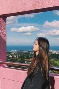 风玫瑰图中的实线和虚线分别表示